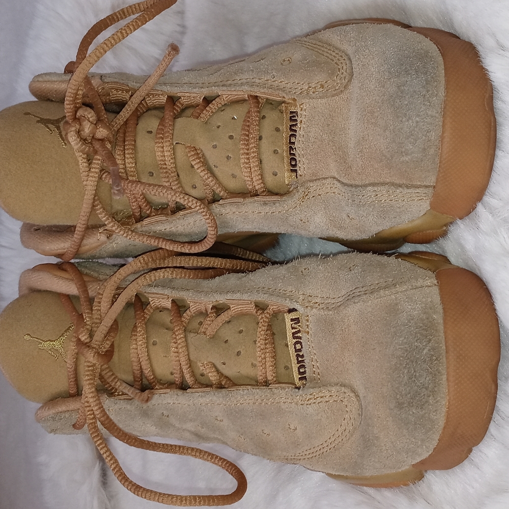 Size 13.5 little kids jordans - Picture 6 of 10